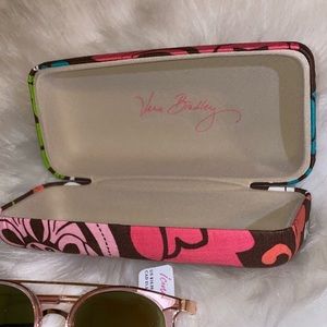 Very Bradley sunglasses case🤎